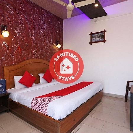 Oyo 77137 Hotle Castle Inn Bombay Eksteriør billede