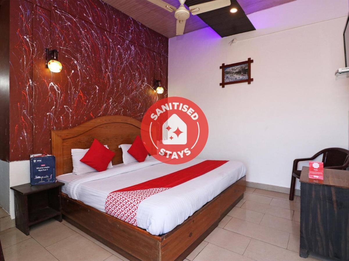 Oyo 77137 Hotle Castle Inn Bombay Eksteriør billede